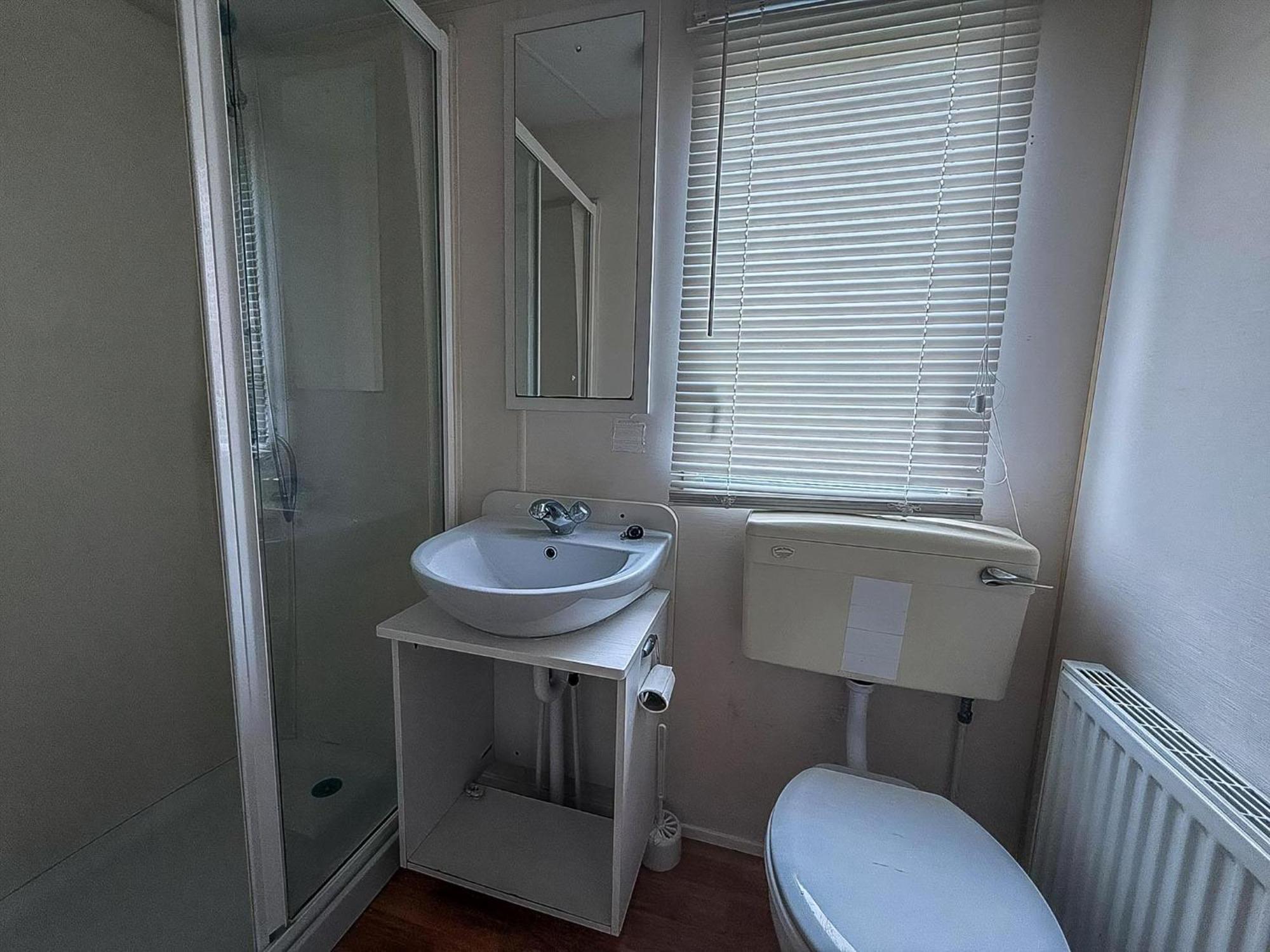Great 8 Berth Caravan For Hire At St Osyth Beach In Essex Ref 28123Gc Клактон-он-Сі Екстер'єр фото
